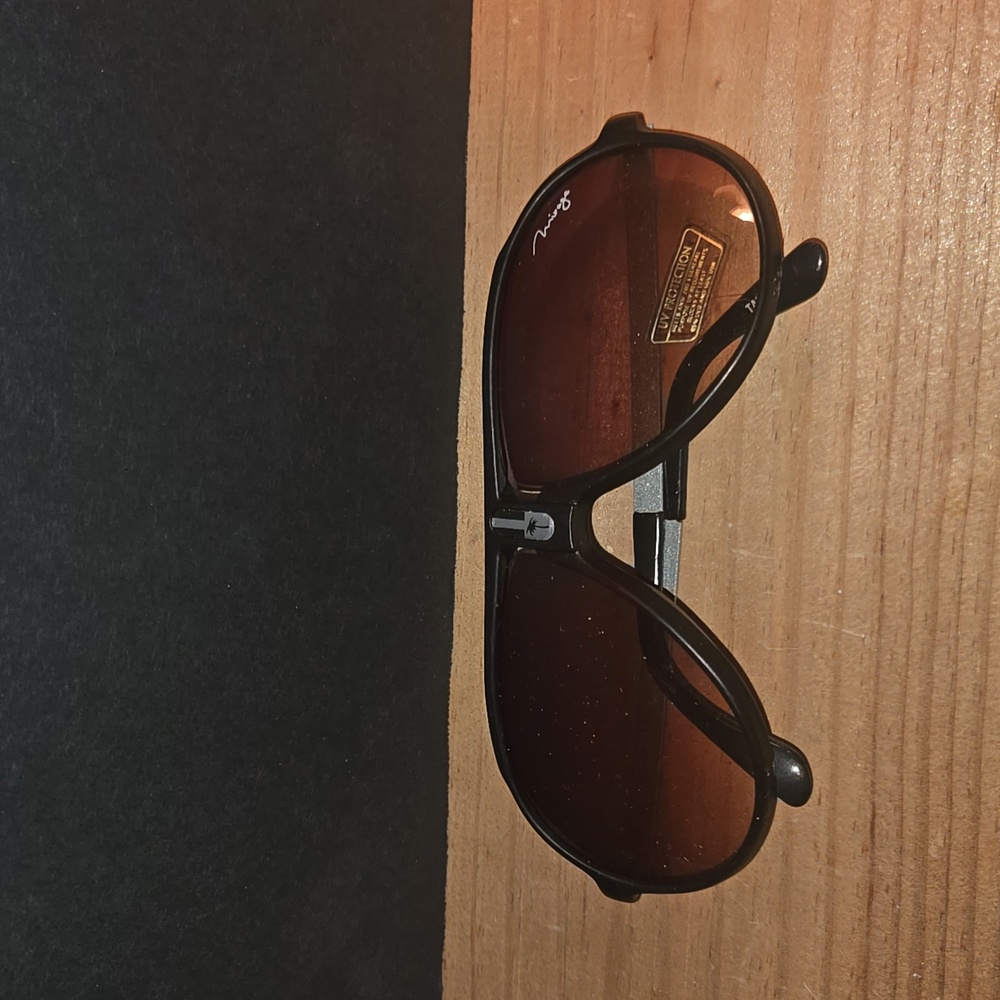 RARE NEW VINTAGE MIRAGE HOTEL & CASINO LAS VEGAS UV PROTECTION BROWN SUNGLASSES